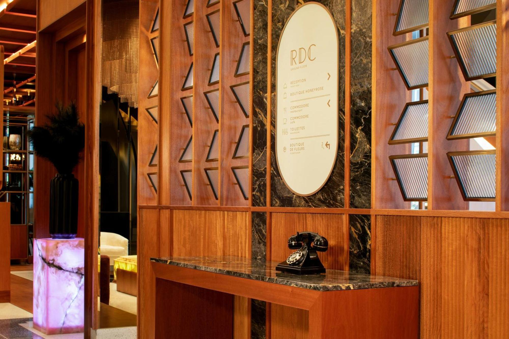 Honeyrose Hotel, Montreal, A Tribute Portfolio Hotel Zewnętrze zdjęcie The interior of the lobby